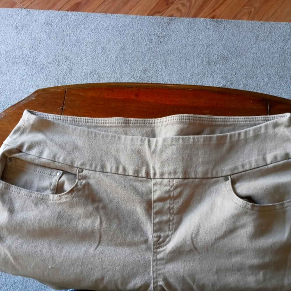 Women's pull up khaki style